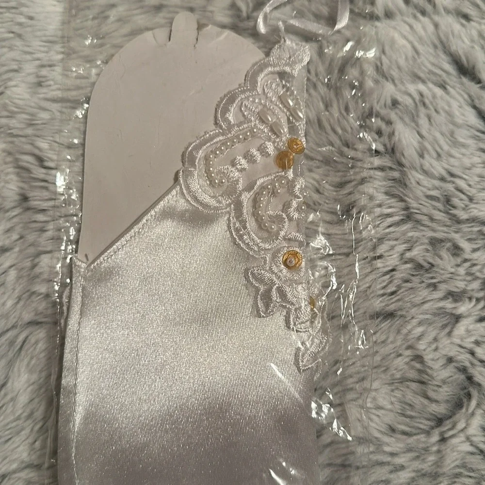 Forum Novelties Long Satin Beaded Glovelets White Lace Pearl Sequin 60605 NEW